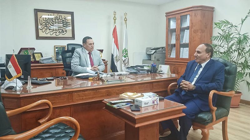 جانب من لقاء الكاتب