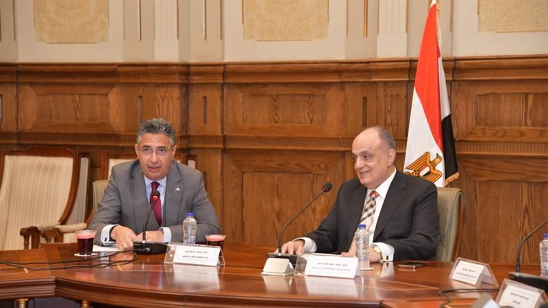 وزير التموين خلال