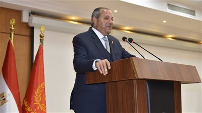 محافظ بورسعيد يهنئ الأقباط العاملين بالديوان العام والأحياء بعيد القيامة |صور