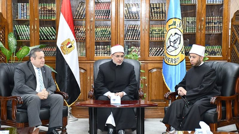 وزير الأوقاف على