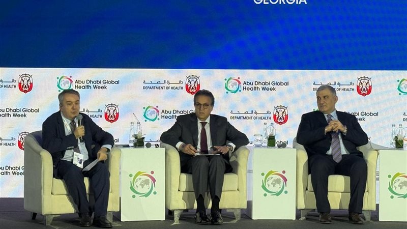 وزير الصحة من الامارات
