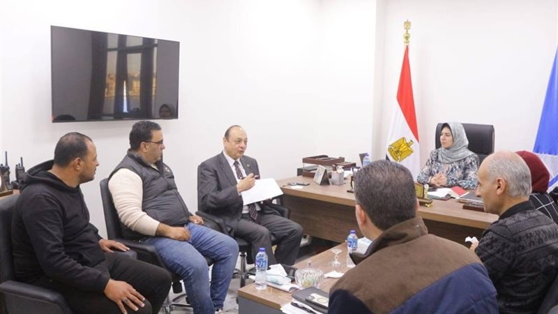 اجتماع محافظ دمياط