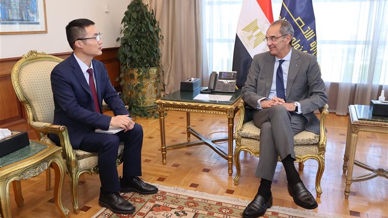وزير الاتصالات