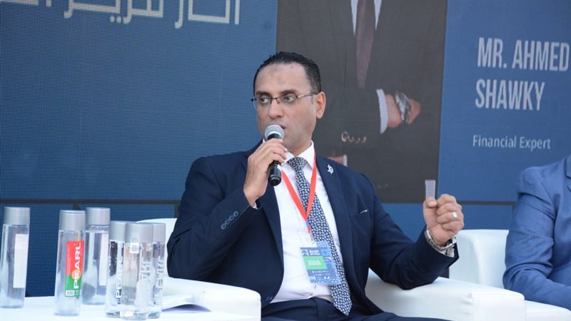 الخبير المصرفي أحمد