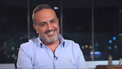 مرحبا بك في مصر .. خالد سرحان يدعم سلاف فواخرجي بعد شطبها