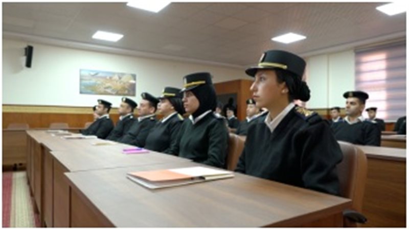 جانب من الدورة بأكاديمة