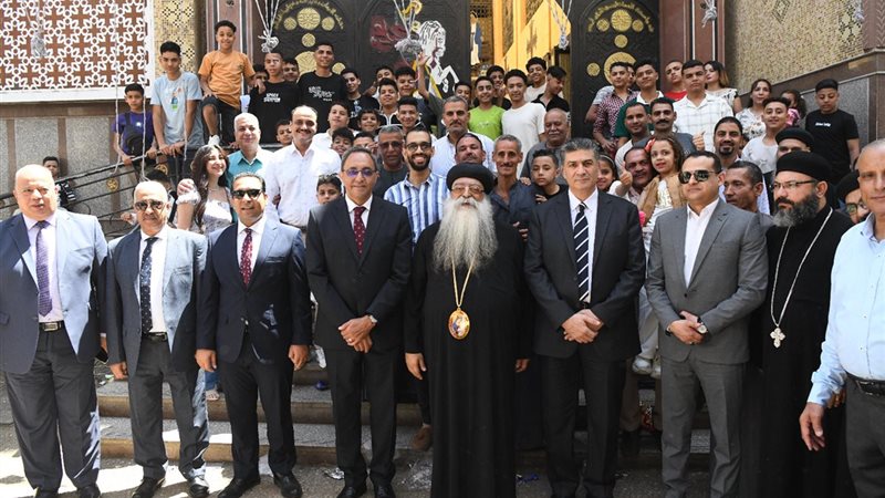 محافظ قنا