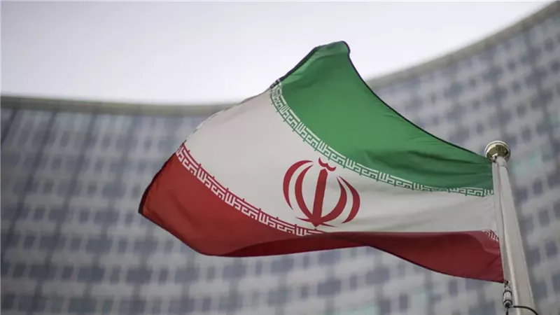 إيران