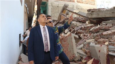 محافظ القليوبية يتفقد موقع انهيار منزل بقرية كفر الحمام بمركز ومدينة بنها 