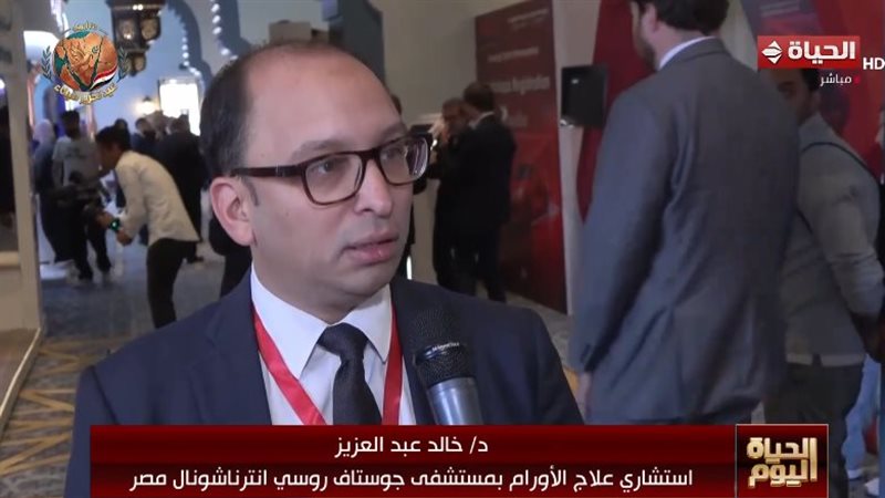 الدكتور خالد عبدالعزيز،
