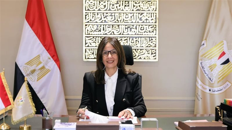 وزيرة الثقافة