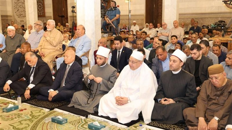وزير الأوقاف اثناء