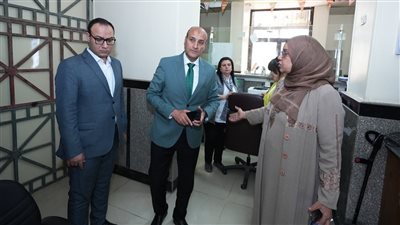 محافظ أسيوط يتفقد جاهزية مكتب التصديقات والتوثيق بديوان عام المحافظة