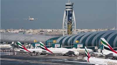 الإمارات تعلن عودة الملاحة الجوية بالكامل إلى جميع مطاراتها