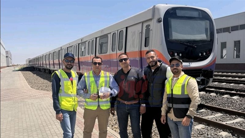 عمال نيرك مع أول