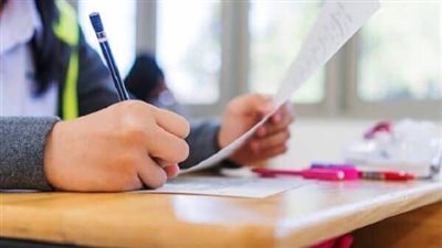 صرخات أولياء الأمور تتصاعد بسبب تفاوت نماذج الامتحانات.. ومطالب بتحقيق العدالة