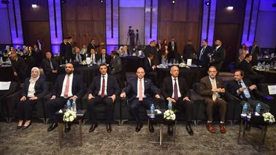 وزير الاستثمار يدشن البوابة الإلكترونية لخدمات الرقابة على الصادرات