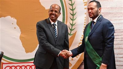فوز النائب محمد حلاوة برئاسة لجنة التجارة والجمارك والهجرة بالبرلمان الأفريقي 