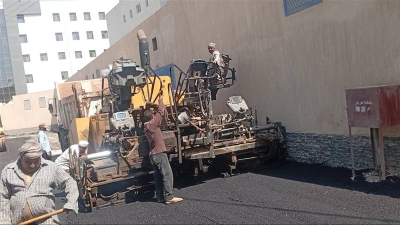 جانب من أعمال الرصف
