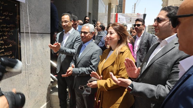 محافظ بنى سويف ووزير