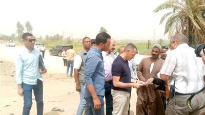 محافظ أسوان يشدد على مراجعة المبانى غير المخططة بإدفو وتفعيل قانون التقنين 