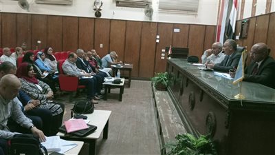 تعليم أسيوط تبحث إنهاء مشكلة الفترات المسائية بالمدارس الابتدائية