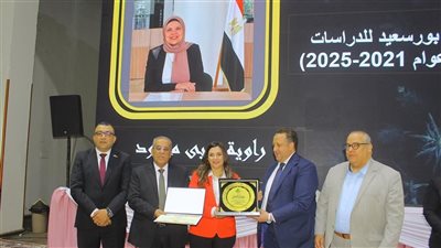 القومي للمرأة يشارك باحتفالية عيد الأم ويوم المرأة العالمي بالنقابة العامة 