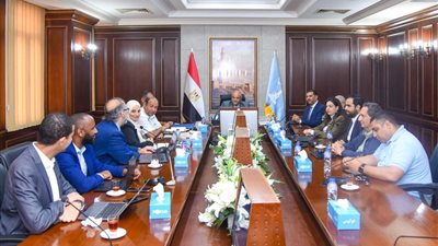 بحضور ممثلي الأنفاق.. محافظ الإسكندرية يبحث مد مترو أبوقير إلى العجمي 