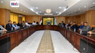 محافظ الفيوم يبحث آليات الارتقاء بالقطاع الزراعي ومناقشة سبل دعم المزارعين  