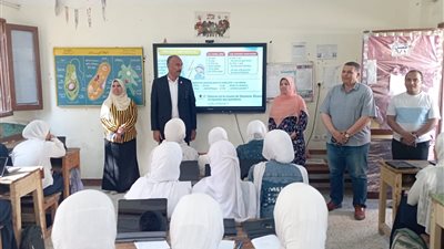 وكيل تعليم بنى سويف يشيد بانضباط مدرسة بإدارة ناصر