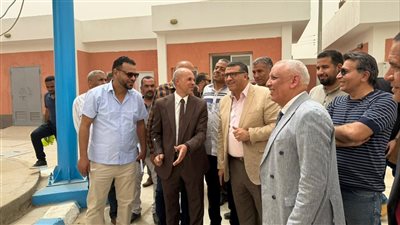 محافظ قنا يتفقد مشروعات 