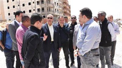 الإسكان تتابع تنفيذ مشروعات المرافق والبنية التحتية بالقاهرة الجديدة