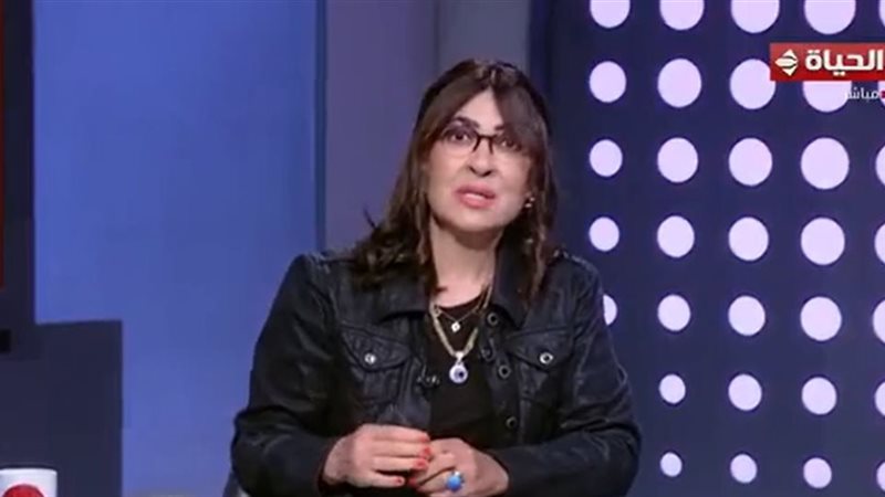 عزة مصطفي 