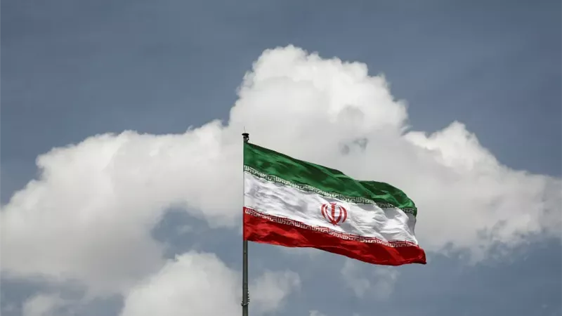 إيران
