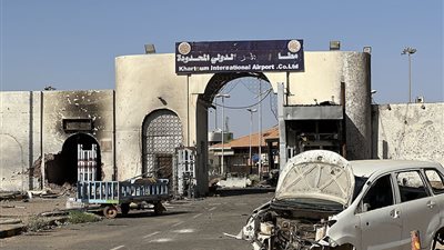 الخارجية الأمريكية تحذر رعاياها في السودان بعد انفجارات مطار الخرطوم