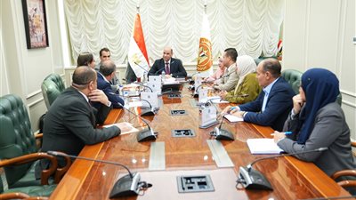 وزير العمل يلتقي «جيد تكستايل» لتوفير 30 ألف فرصة عمل بقطاع الملابس