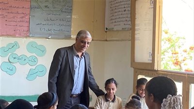 وكيل وزارة تعليم قنا يتفقد سير الامتحانات بإدارة دشنا 