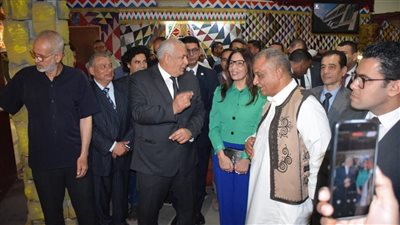وزيرة الثقافة ومحافظ مطروح يتفقدان قصر الثقافة وعدد من الفعاليات