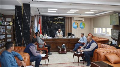 رئيس مياه سوهاج يبحث مع وزارة الإسكان تطوير مركز السيطرة والأزمات