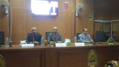 حلول لأزمة الطاقة ومشكلات الصحة والسكان خلال المؤتمر الطلابي بآداب سوهاج