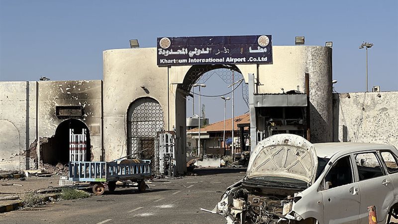 استهداف مطار الخرطوم