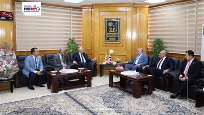 رئيس جامعة المنيا: التوعية السياسية للطلاب ركيزة لبناء وعي طلابي مستنير
