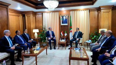 مصر والجزائر تبحثان تعزيز التعاون في قطاع البترول والغاز