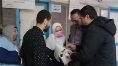 إحالة 6 أطباء للتحقيق في جولة مفاجئة لرئيس مدينة الشهداء بالمنوفية 