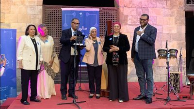 عالم مصريات: حواس يقود حملة دولية لاسترداد الآثار المصرية بالخارج
