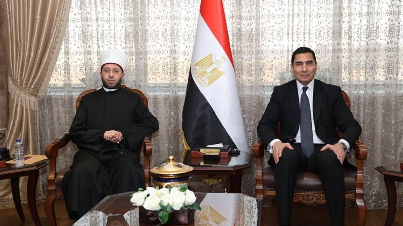 وزيرا الأوقاف والشباب