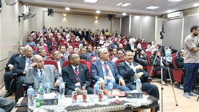 جامعة قنا تناقش مستقبل التعليم الأخضر وبناء بيئة تعليمية مستدامة
