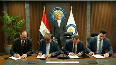وزير البترول يشهد اتفاقاً مع 