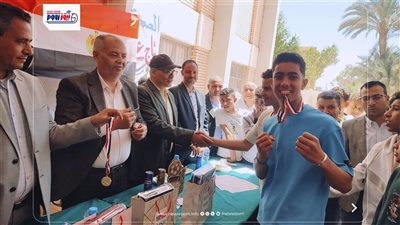تعليم أبشواي يكرم المتميزين والمتفوقين بمدرسة أبوبكرالصديق