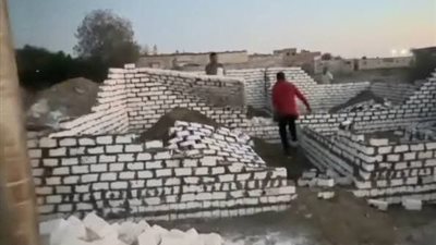 إزالة فورية لحالة تعدّٕ على أرض زراعية بقرية كبريت بحي الجناين بالسويس